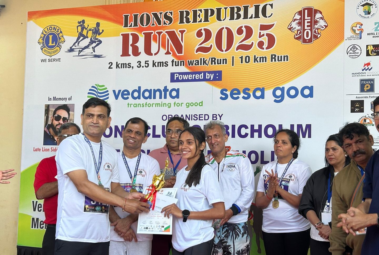 Over 800 participate in the ‘Republic Run’ 25 Sakshi Kale inspires all with her ‘iron will’