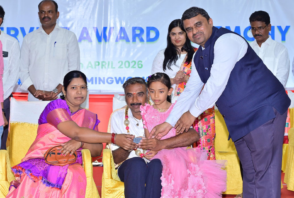 VISL-IOK Honors Workmen with the ‘Long Service Award’
